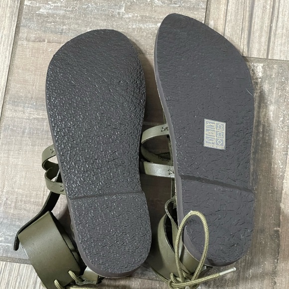 Free People Vacation Day Wrap Sandals in khaki - Picture 8 of 8